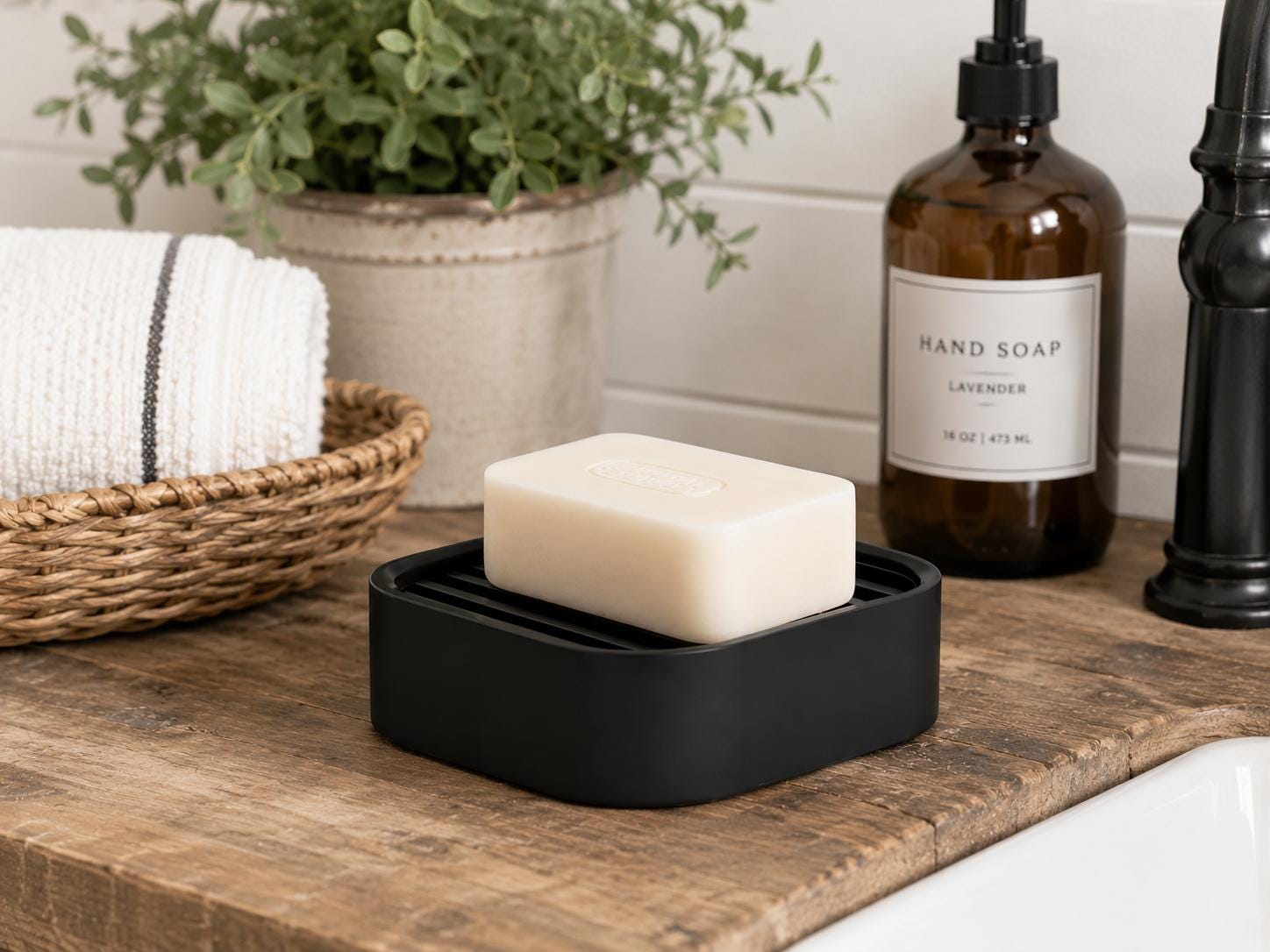 Modern Soap Dish with Drainage Tray | 3D Printed Bathroom Soap Holder