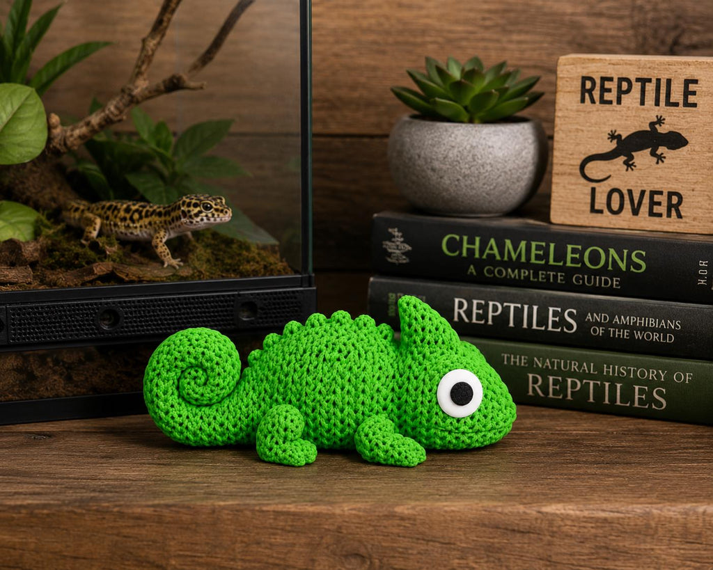 Knitted Chameleon Figurine | Textured 3D Printed Reptile Shelf Sitter