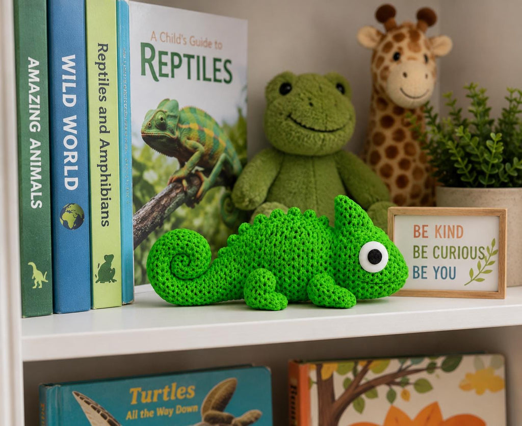 Knitted Chameleon Figurine | Textured 3D Printed Reptile Shelf Sitter