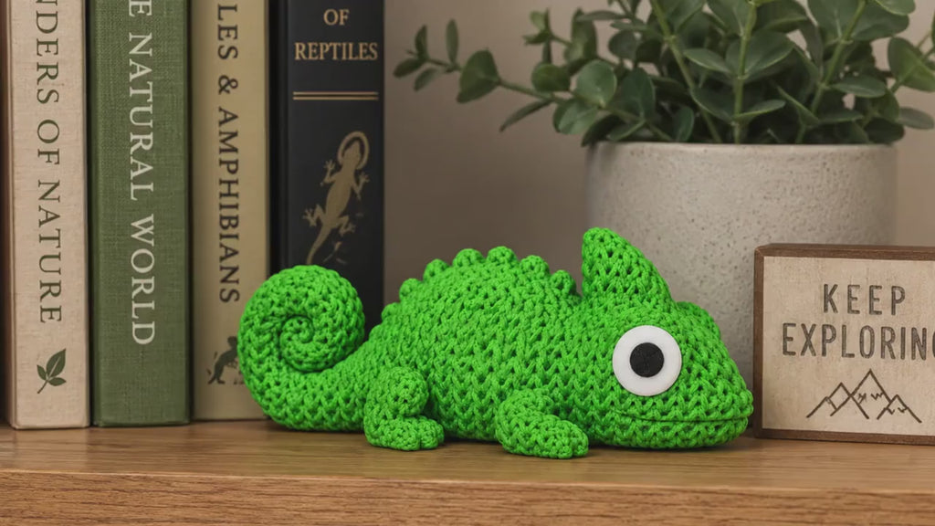 Knitted Chameleon Figurine | Textured 3D Printed Reptile Shelf Sitter